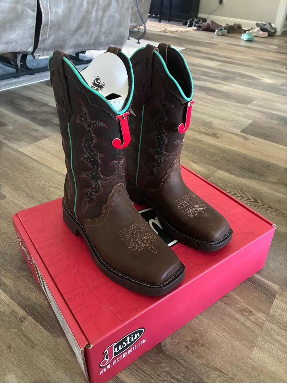 Justin Boots Women's Brown Western Cowboy Boots with Turquoise Trim